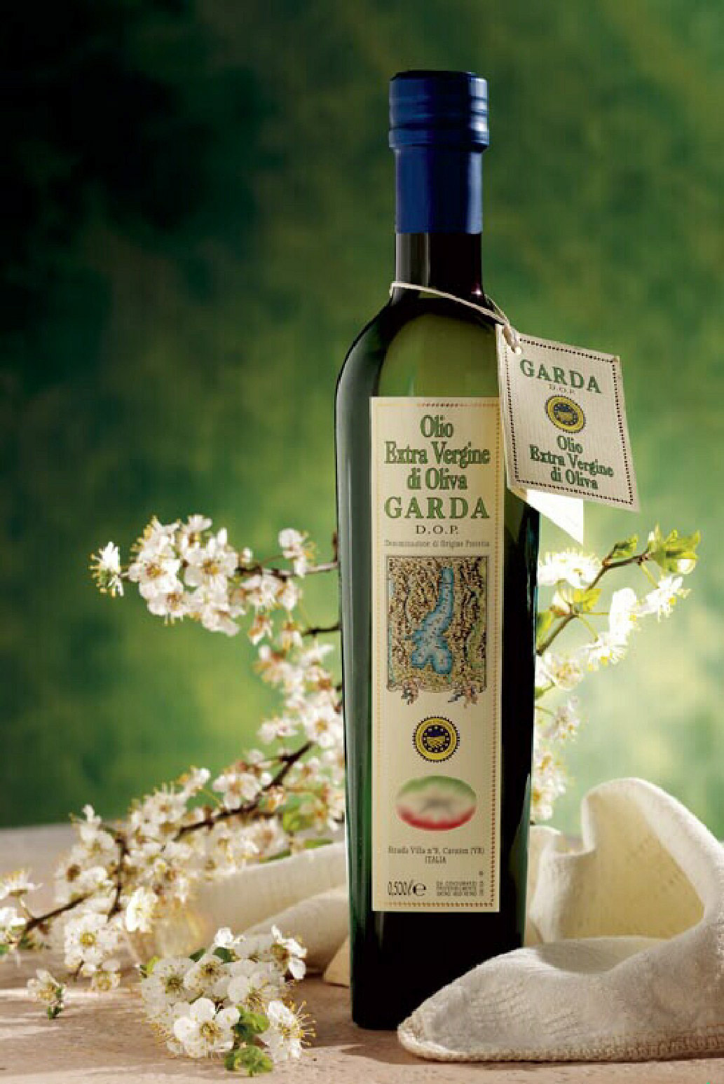 Bottiglia di olio extravergine di oliva Garda DOP